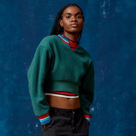 Urban Outfitters Sweaters - 🆕 Urban Outfitters BDG Collins Green Fleece Cropped Sweater